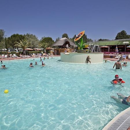 Camping Village Free Time Marina Di Bibbona Buitenkant foto